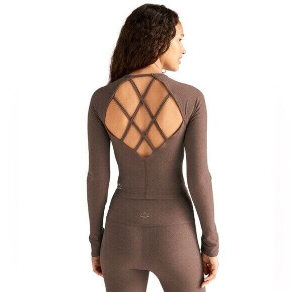 Beyond Yoga Enlighten Cropped Pullover Size XS Truffle Heather Open Back SD7880 - Picture 1 of 2